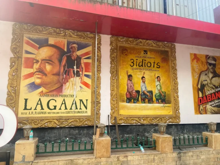 Bollywood film set in Mumbai during a Bollywood tour