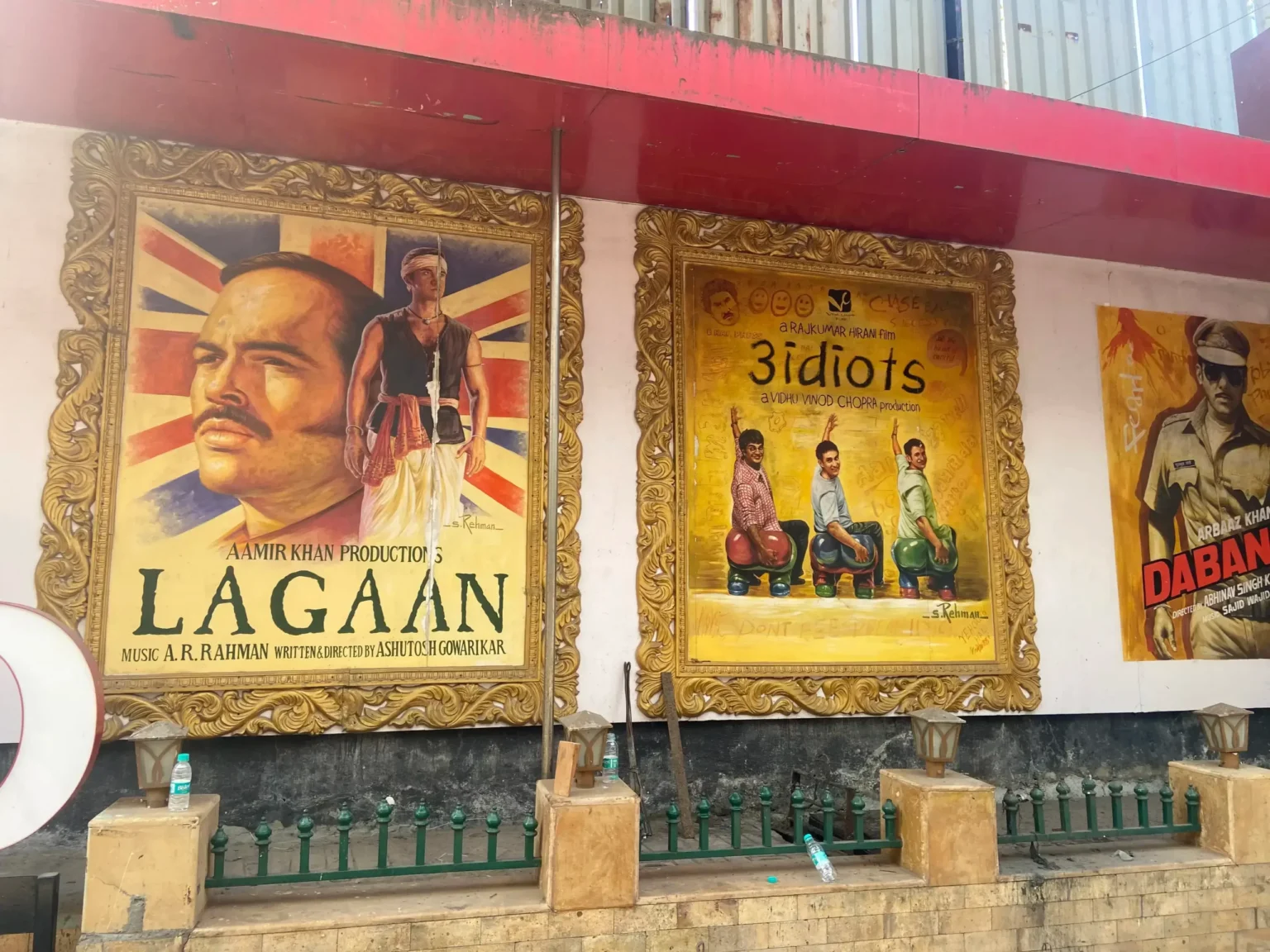 Bollywood film set in Mumbai during a Bollywood tour